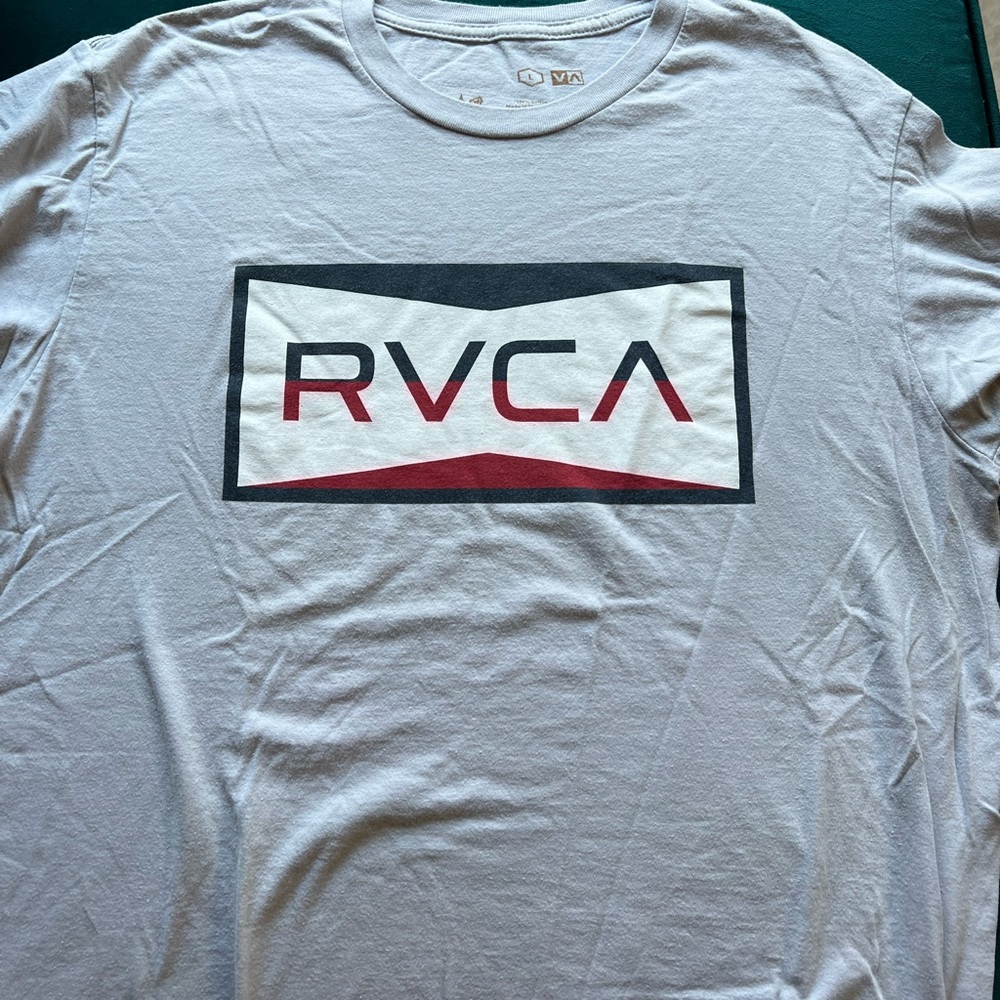 RVCA. Size L. Grey Tee.